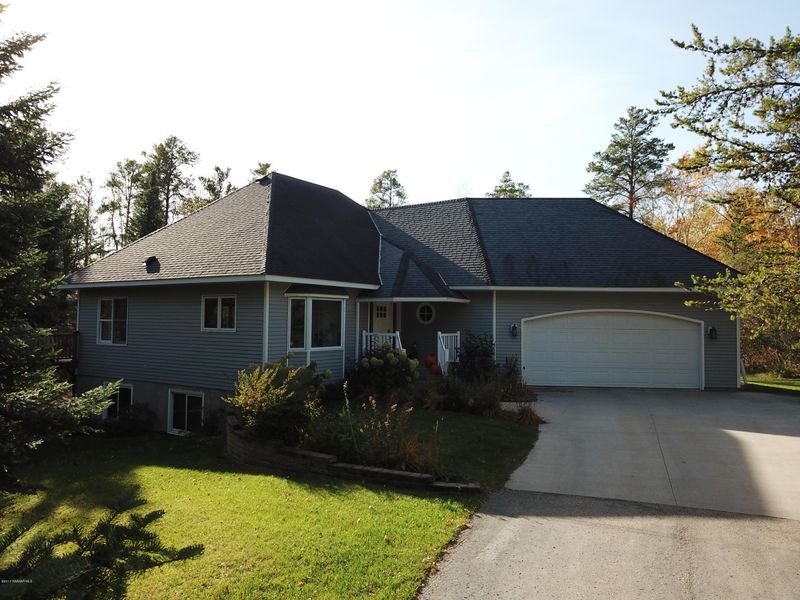 35163 Pine Ridge Rd, Warroad, MN 56763