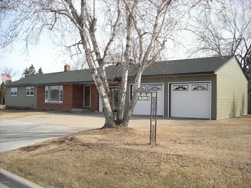 106 4th St NW, Bagley, MN 56621