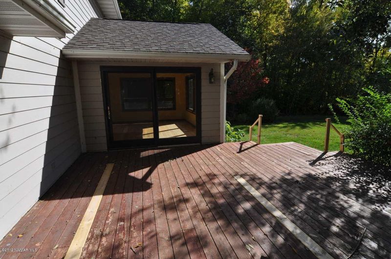 247 Oak Rd, Warroad, MN 56763