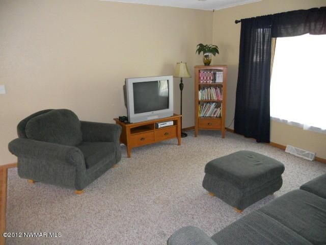 1004 7th St SE, Bemidji, MN 56601