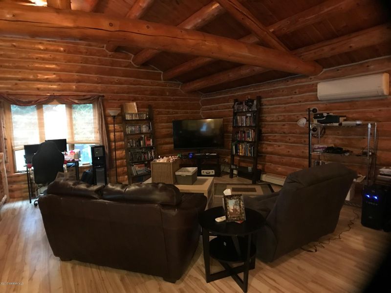 404 4th Ave NE, Roseau, MN 56751