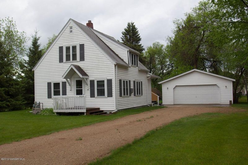802 11th St E, Thief River Falls, MN 56701