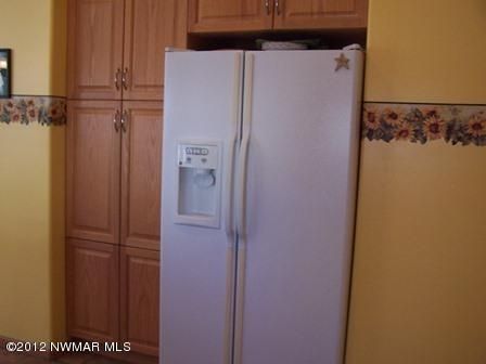 905 6th St SE, Roseau, MN 56751