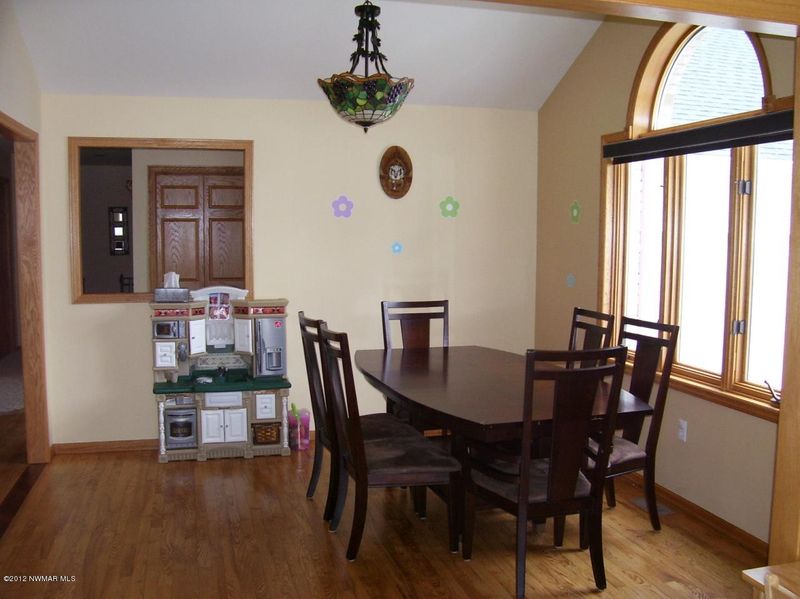 3323 Birchmont Dr NE, Bemidji, MN 56601