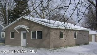 1206 Knight Ave N, Thief River Falls, MN 56701