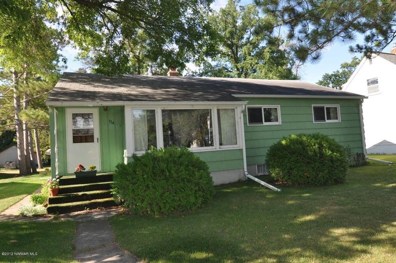 514 Lake St NE, Warroad, MN 56763
