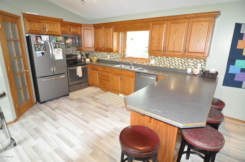 22480 State Hwy 89 Hw, Roseau, MN 56751