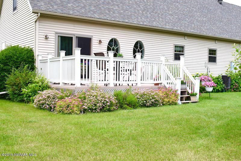 1128 Oakland Park Rd, Thief River Falls, MN 56701