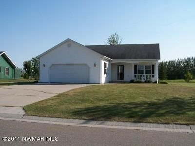 108 Oak Crest Blvd, Roseau, MN 56751