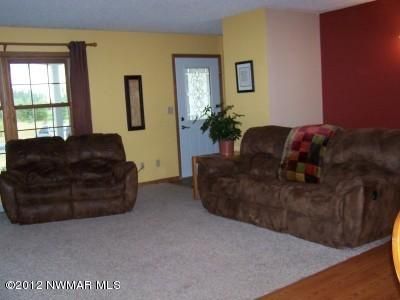 108 Oak Crest Blvd, Roseau, MN 56751