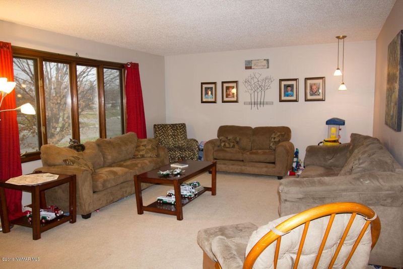 112 Apple Tree Ct, Thief River Falls, MN 56701