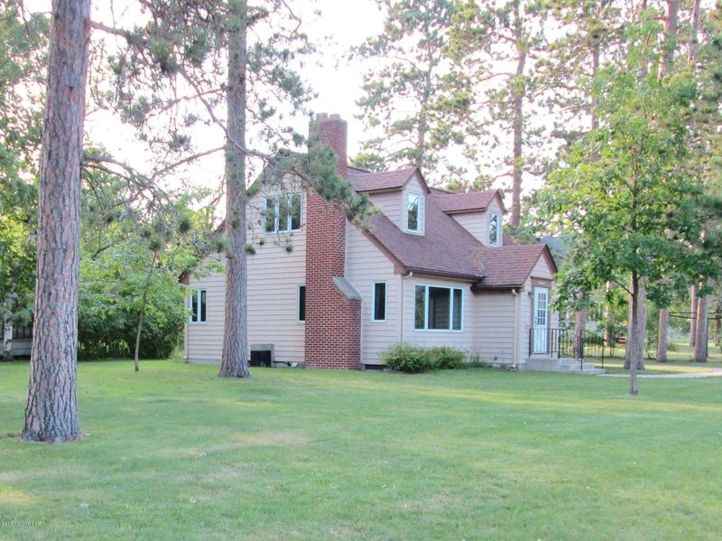 1423 Irvine Ave NW, Bemidji, MN 56601
