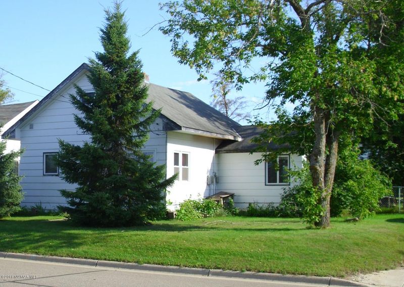 1612 5th St, Bemidji, MN 56601