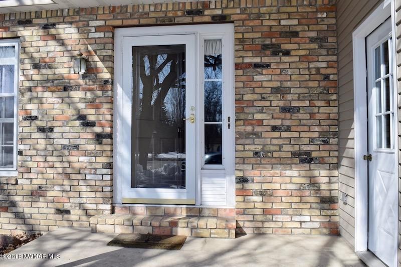 103 Westwood Ct, Thief River Falls, MN 56701