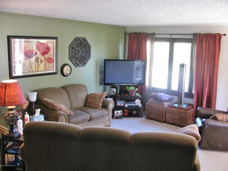 415 Lake Ave NE, Bemidji, MN 56601