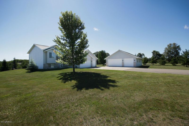 10834 Spring Dr NW, Bemidji, MN 56601