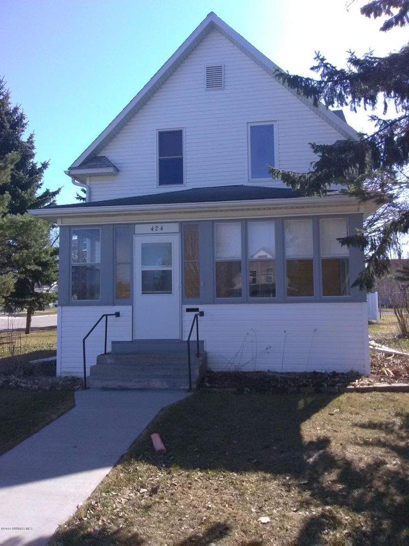 424 Duluth Ave N, Thief River Falls, MN 56701