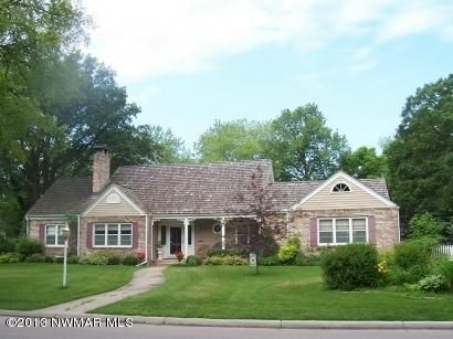 315 Maple Ave N, Thief River Falls, MN 56701