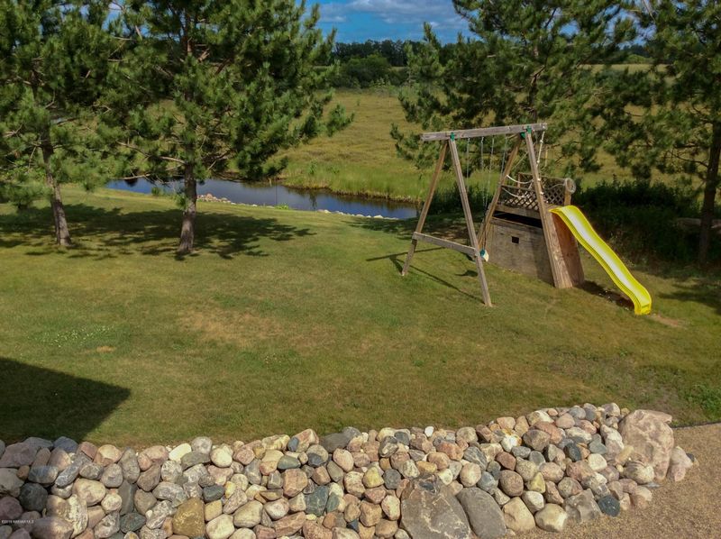 719 Shelby Dr NE, Bemidji, MN 56601