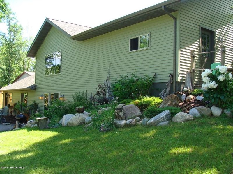 9425 E Movil Lake Rd, Bemidji, MN 56601