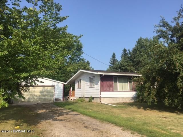 307 9th Ave NE, Roseau, MN 56751