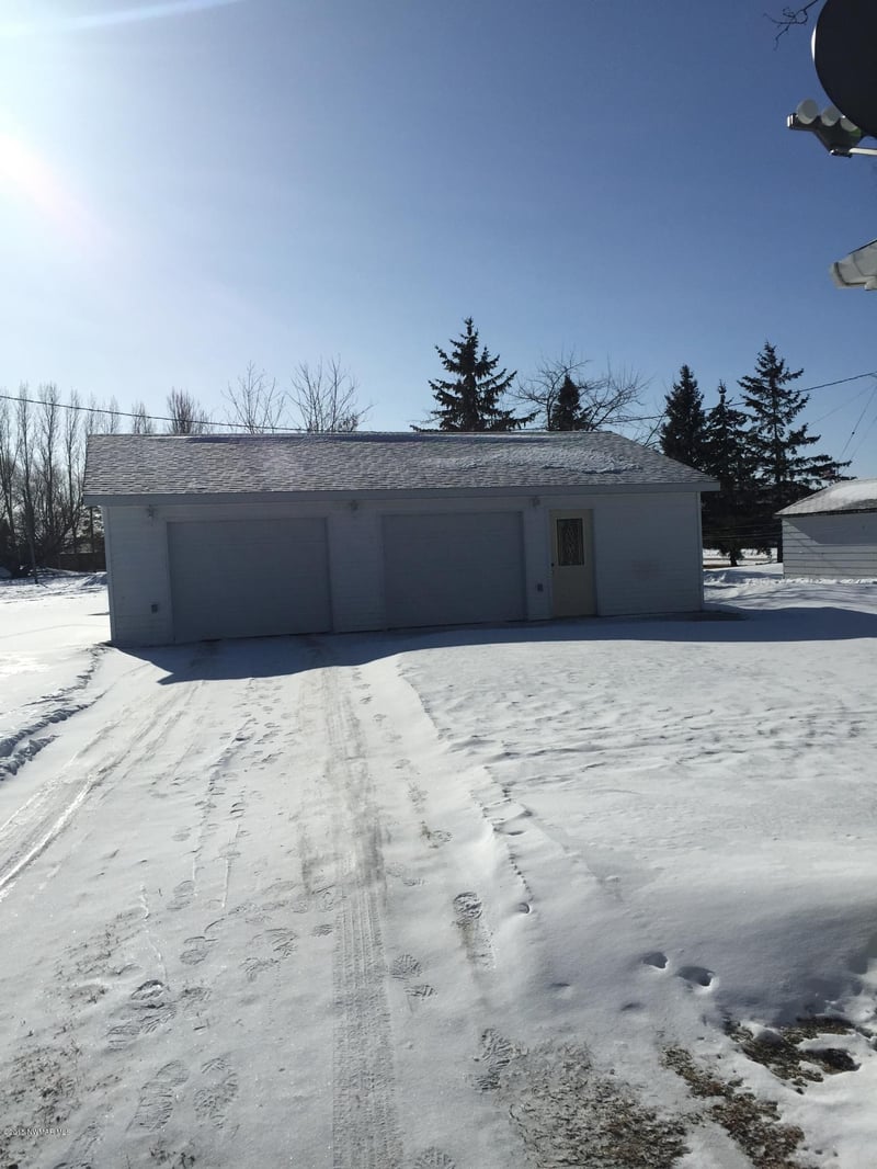 325 River Ave, Middle River, MN 56737