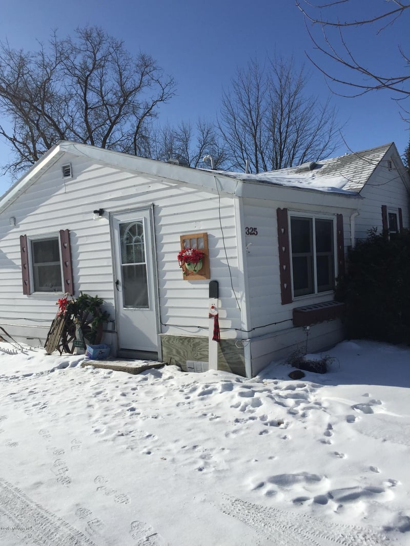 325 River Ave, Middle River, MN 56737