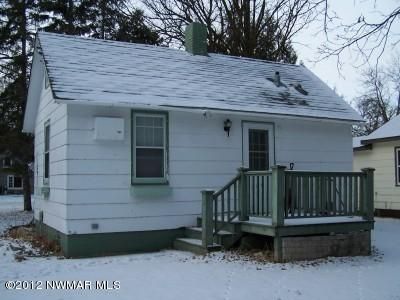 504 9th Ave SE, Roseau, MN 56751