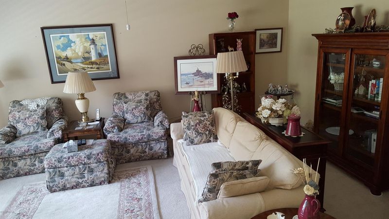 226 Dogwood Dr, Warroad, MN 56763