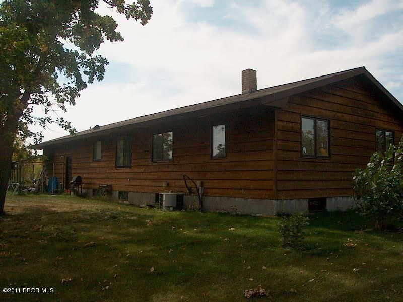 310 Virginia Ave, Warroad, MN 56763