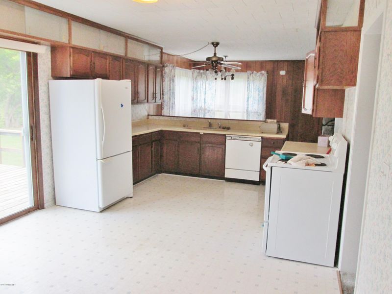 912 Stoner Ave SE, Bemidji, MN 56601