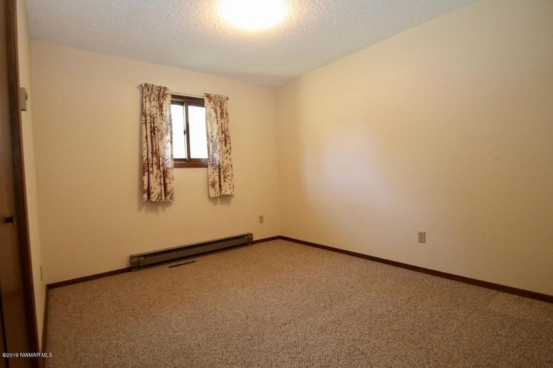 203 Pine Grove St SW, Bemidji, MN 56601