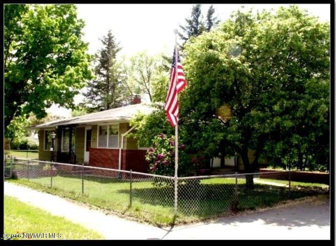 521 6th St SE, Bemidji, MN 56601