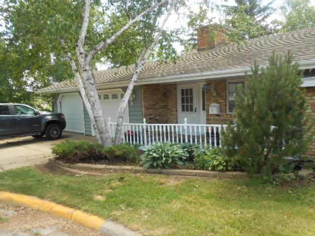 800 5th Ave, Windom, MN 56101