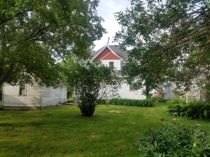 208 Washington St, Waltham, MN 55982