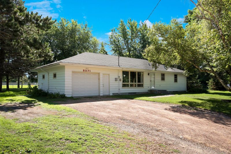 8371 Victoria Dr, Victoria, MN 55386