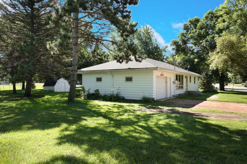 8371 Victoria Dr, Victoria, MN 55386