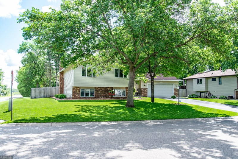 3498 English St, Vadnais Heights, MN 55110