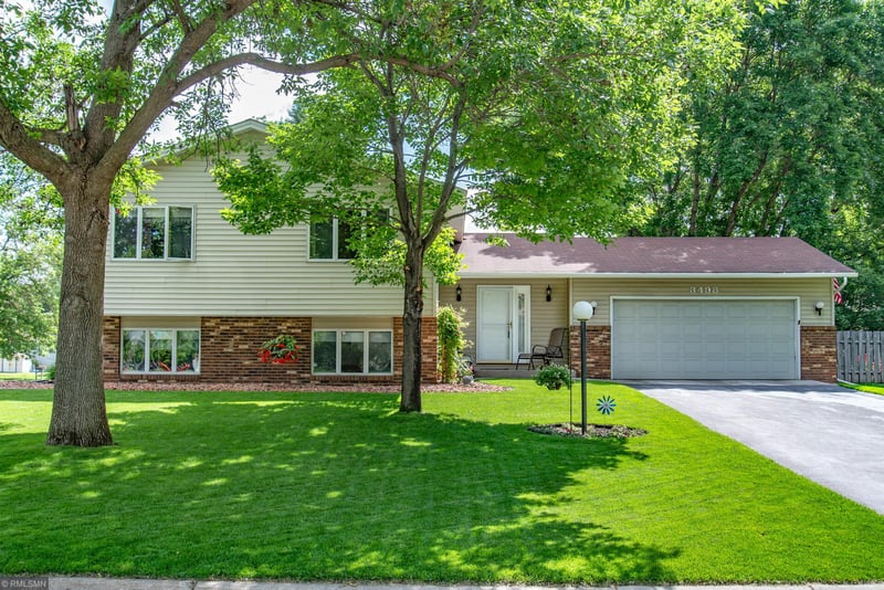 3498 English St, Vadnais Heights, MN 55110