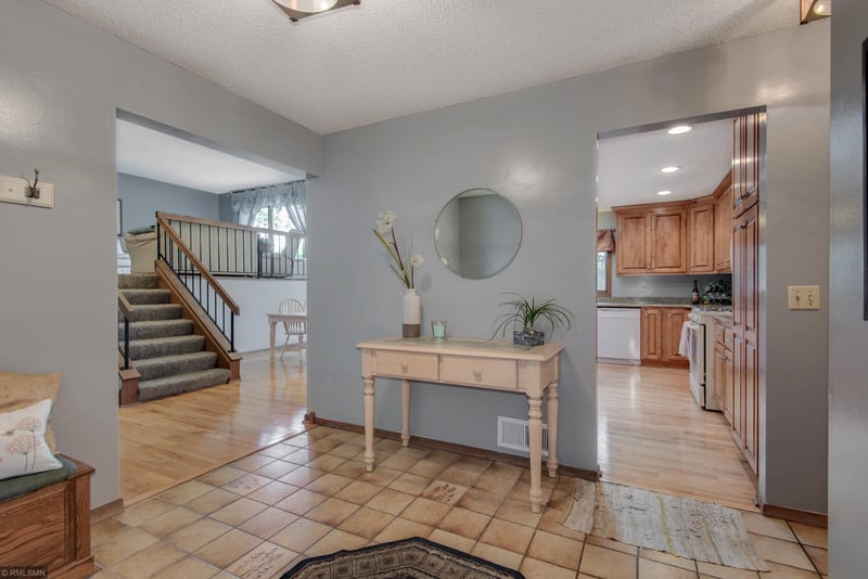 3498 English St, Vadnais Heights, MN 55110
