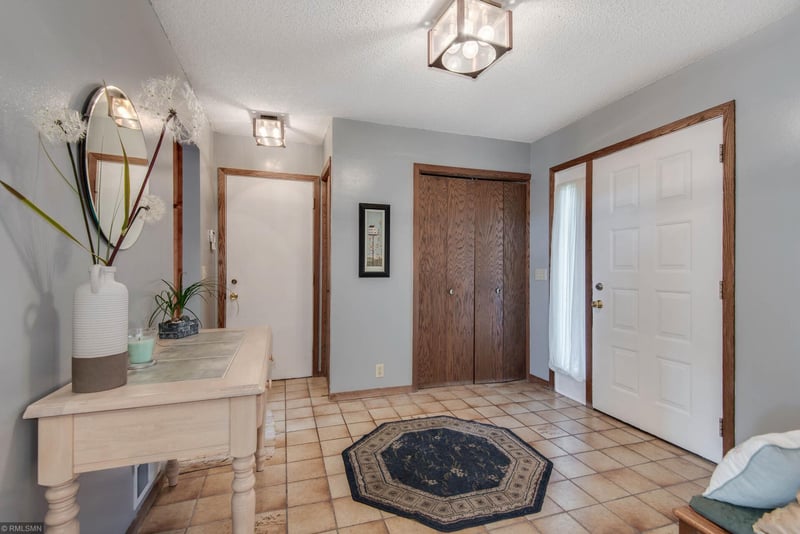 3498 English St, Vadnais Heights, MN 55110