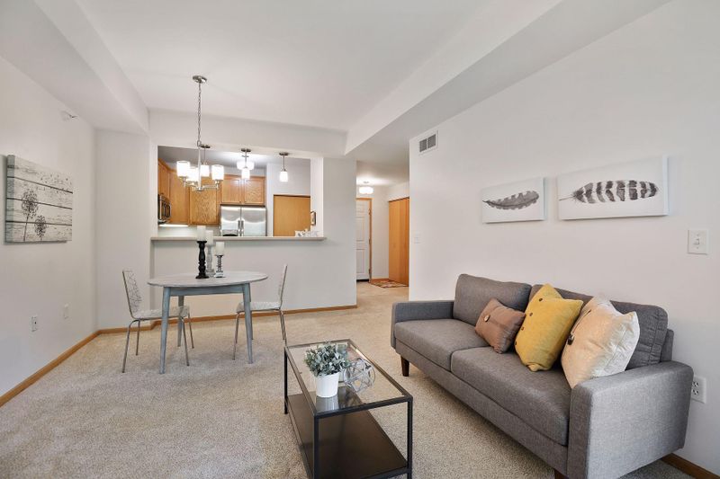 560 N 2nd St #305, Minneapolis, MN 55401
