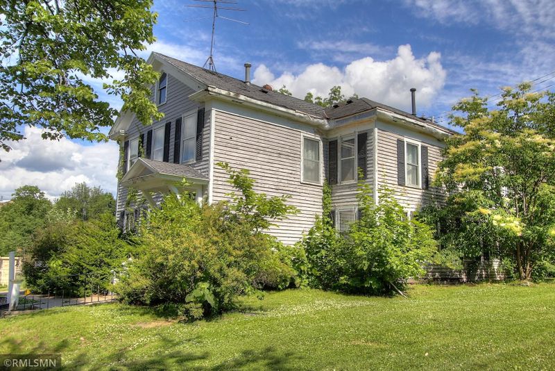 621 W 4th St, Red Wing, MN 55066