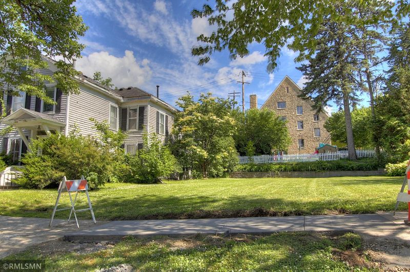 621 W 4th St, Red Wing, MN 55066