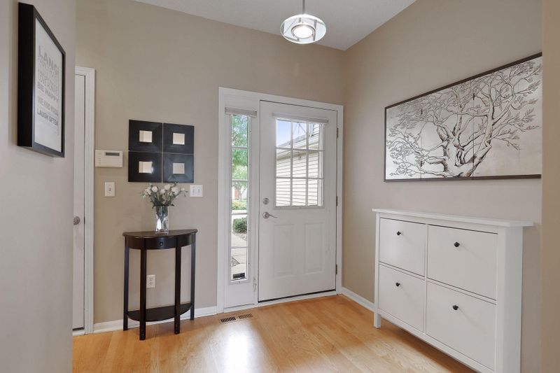 2185 Cool Stream Cir #1403, Eagan, MN 55122