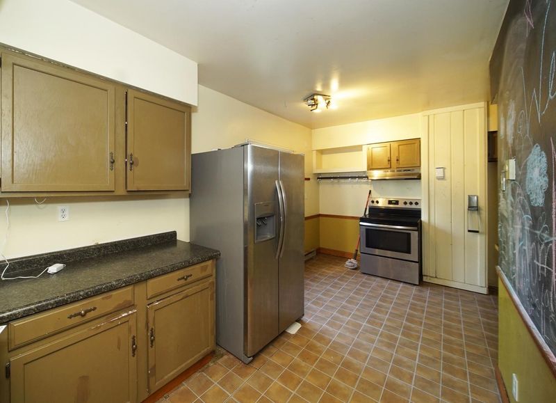 2919 Exeter St, Duluth, MN 55806