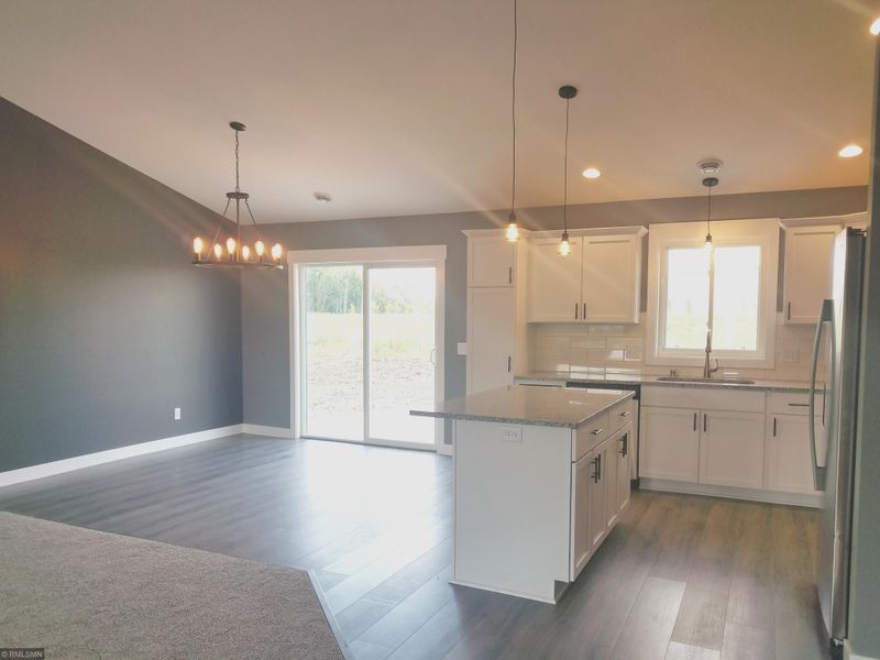 312 Cedar Trail Dr, Le Sueur, MN 56058
