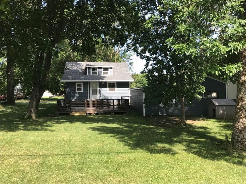 162 4th St, Dawson, MN 56232