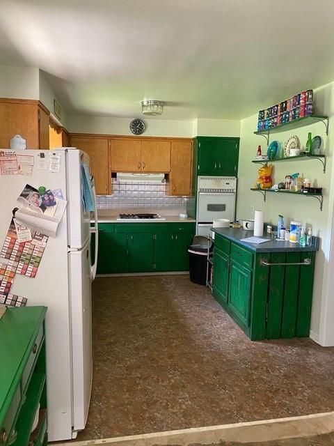 760 Highland Rd, Windom, MN 56101