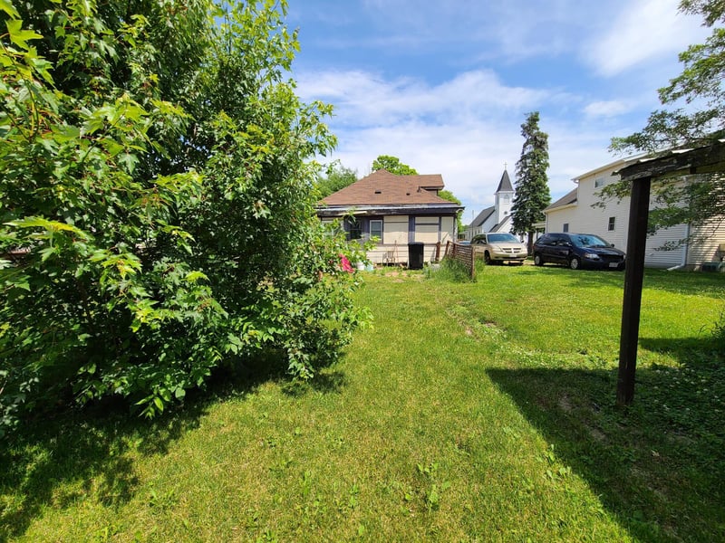141 S Prentice St, Clayton, WI 54004